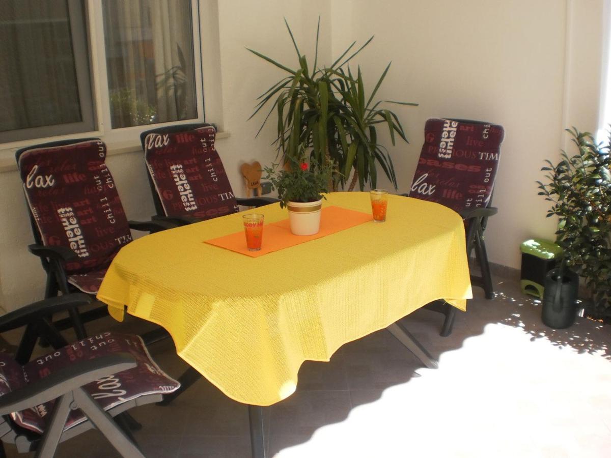 Apartment Lana Omiš Kültér fotó
