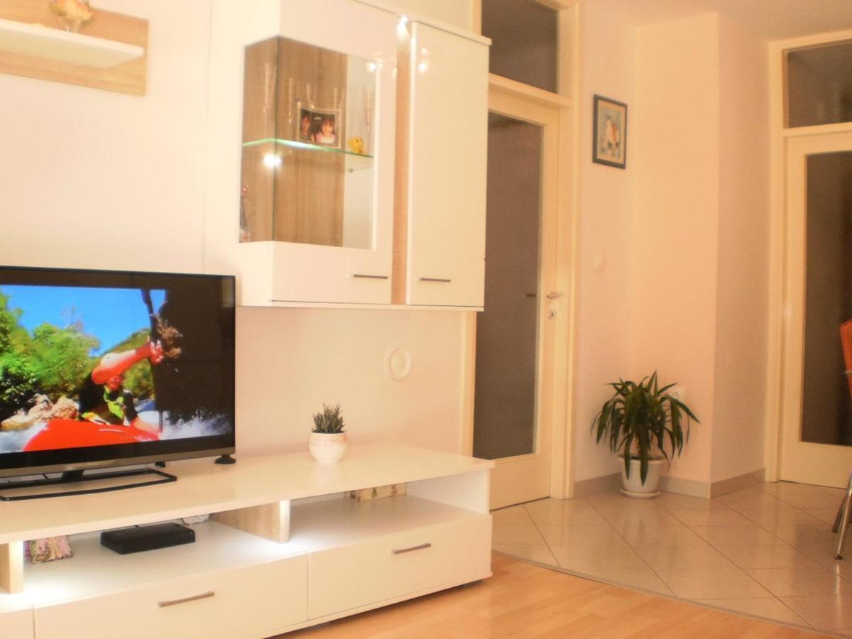 Apartment Lana Omiš Kültér fotó