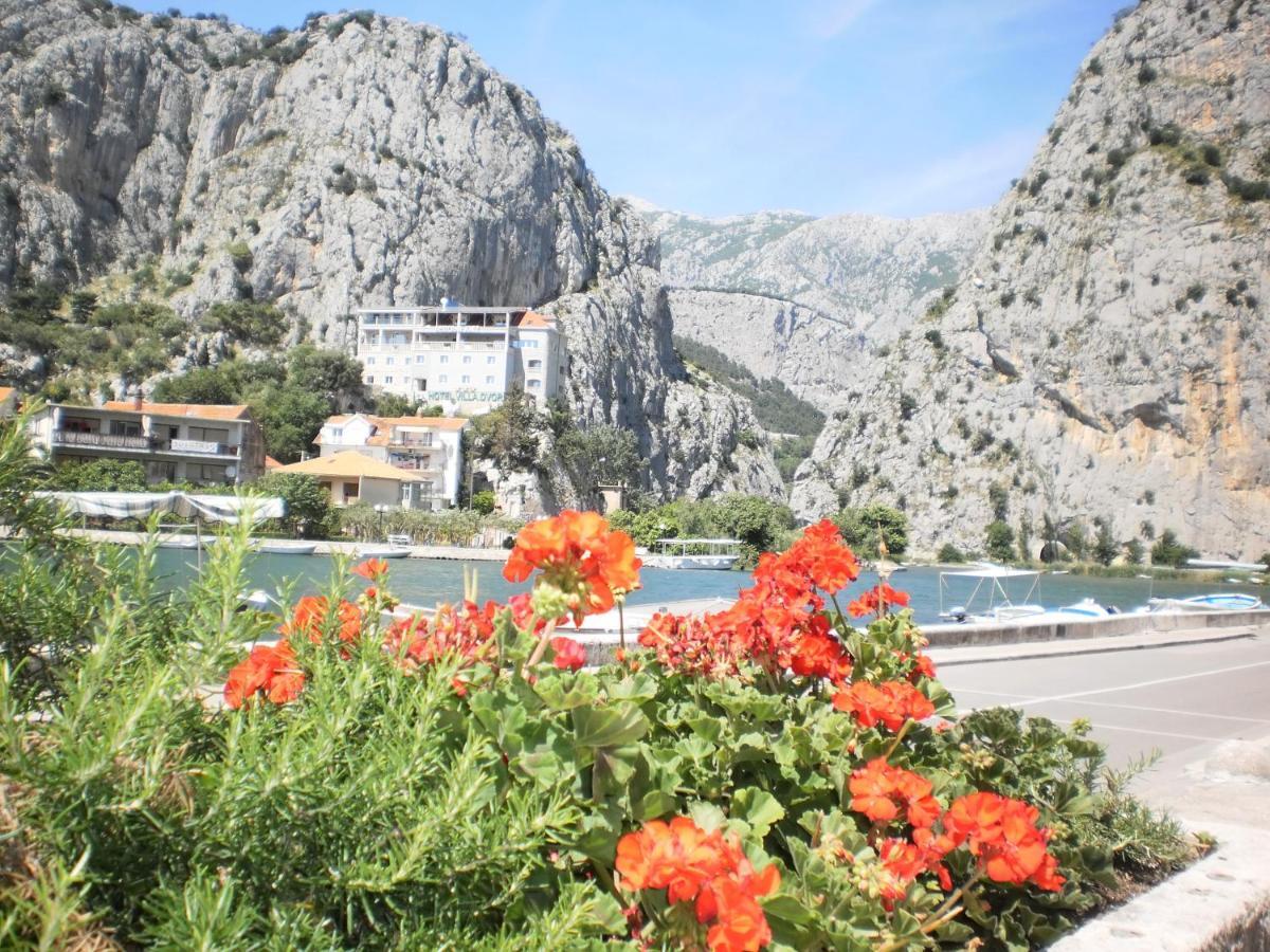 Apartment Lana Omiš Kültér fotó