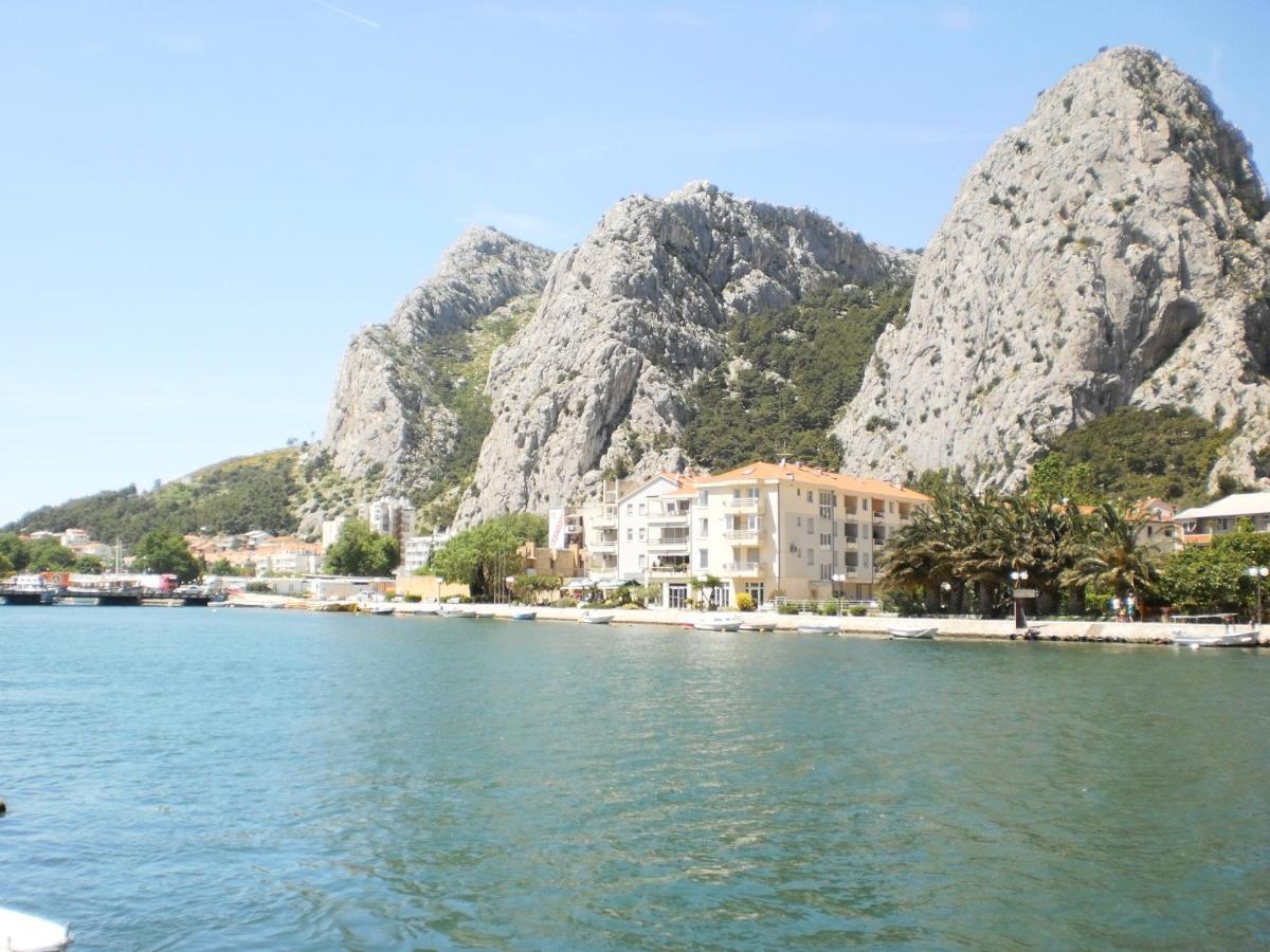 Apartment Lana Omiš Kültér fotó